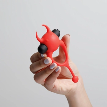 Pierścień erekcyjny wibrujący Daemon Crushious czerwony silikonowy 12,5 cm
