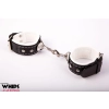 Kajdanki damskie Whips Collection białe skórzane z karabińczykami