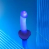 Dildo realistyczne LED fioletowe Straponme 18 cm M