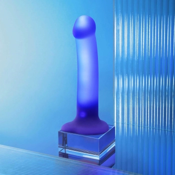Dildo realistyczne LED fioletowe Straponme 18 cm M